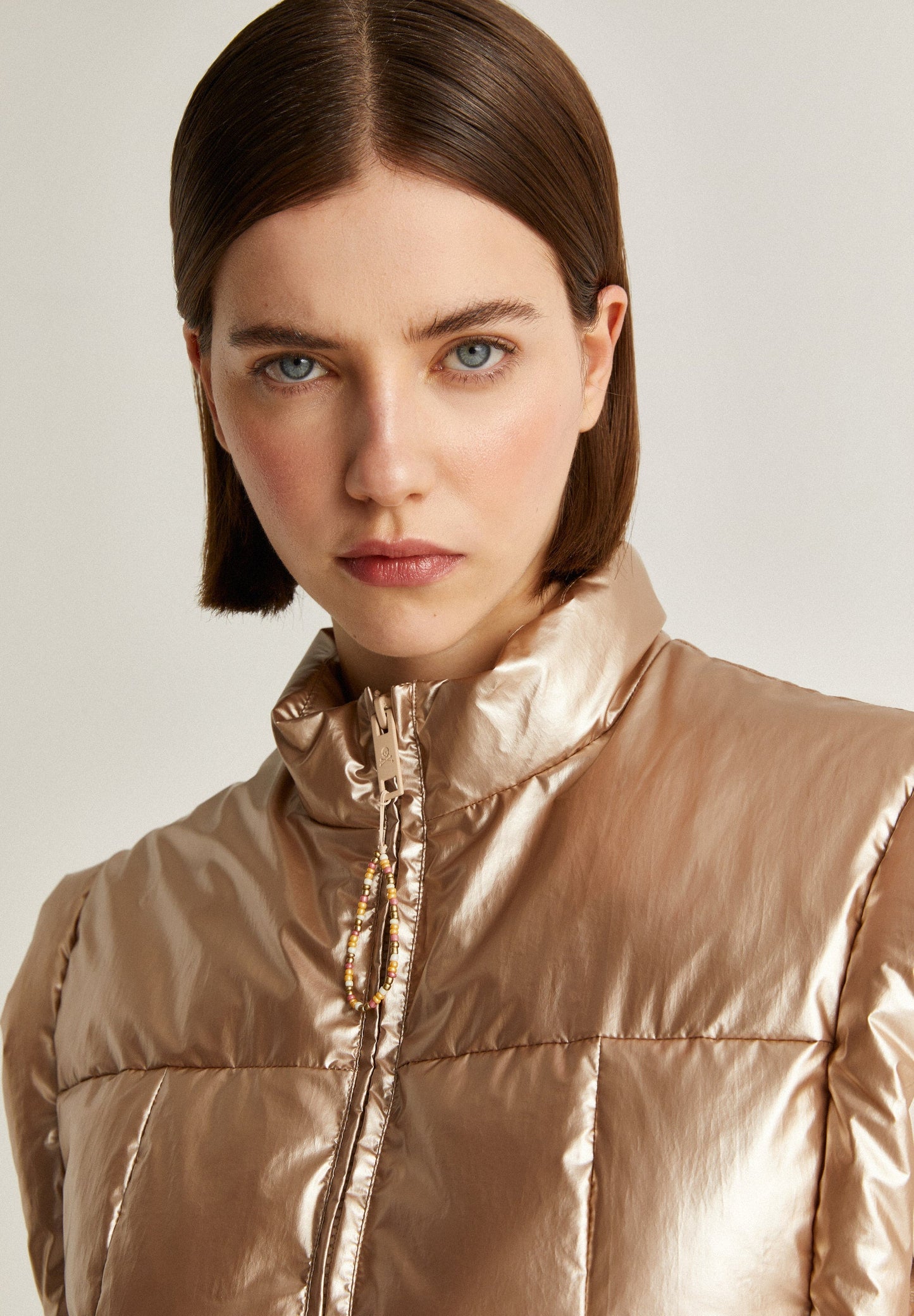 CHALECO ACOLCHADO DETALLE LAZOS