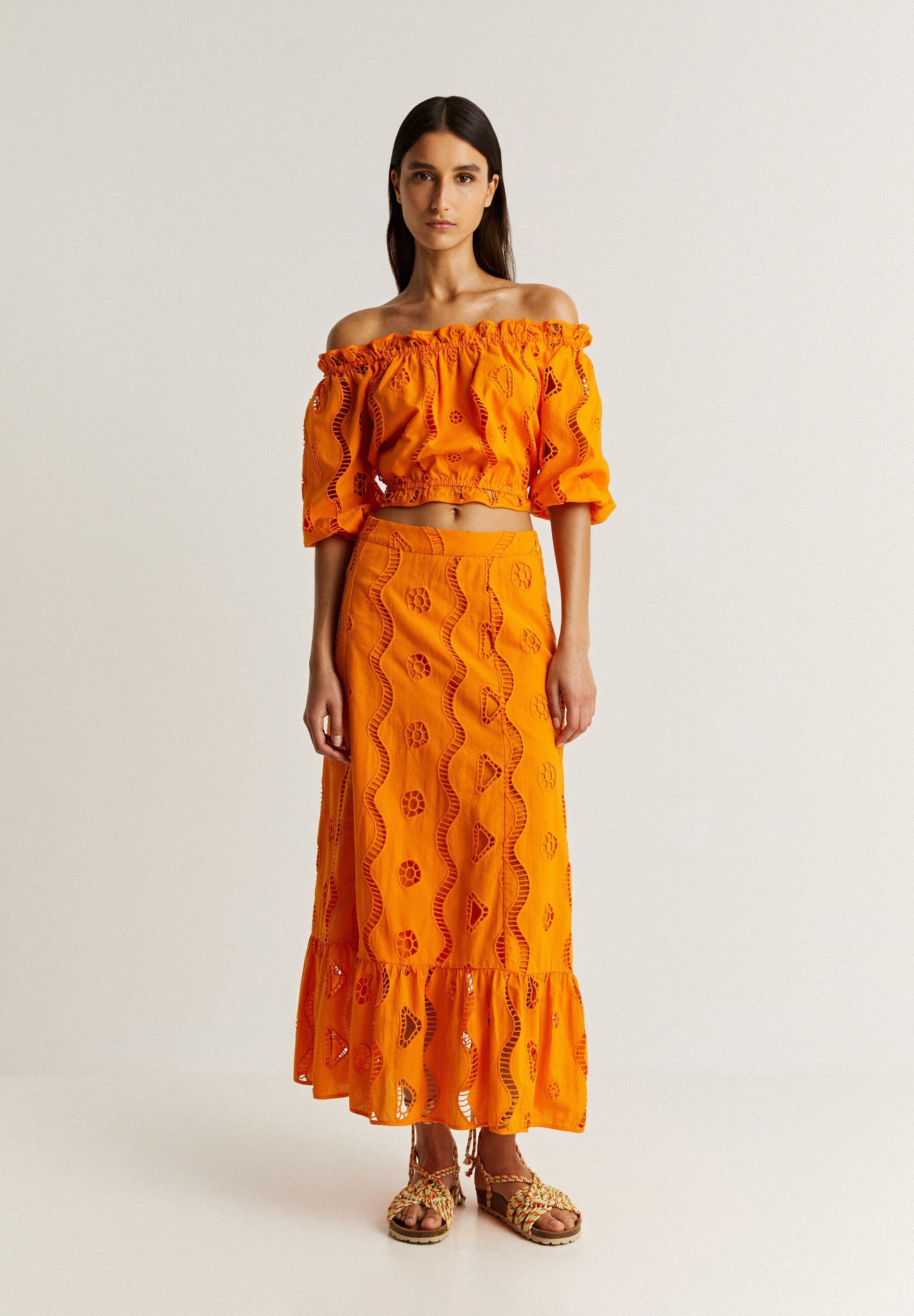 FALDA MIDI BORDADO INGLÉS