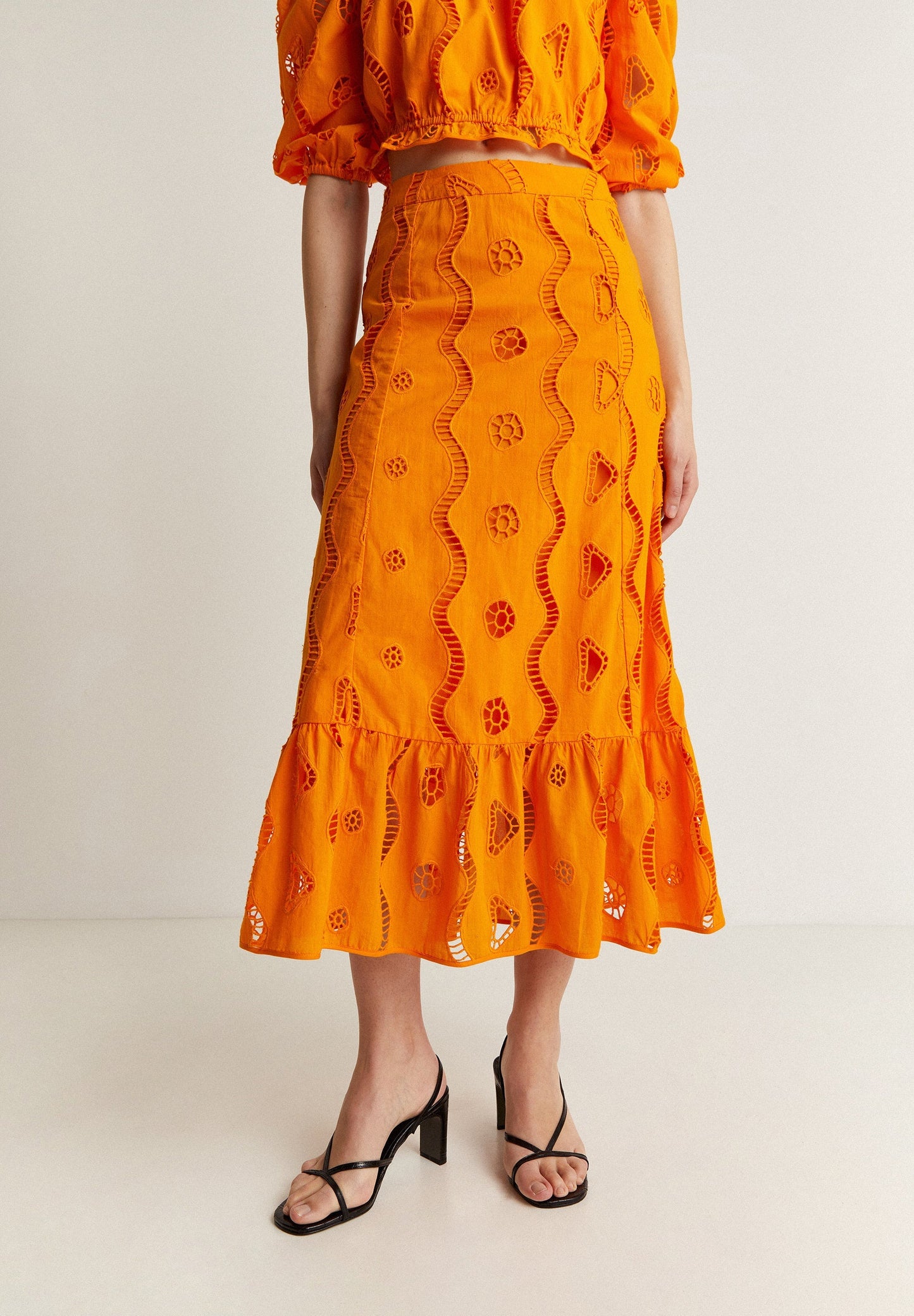 FALDA MIDI BORDADO INGLÉS