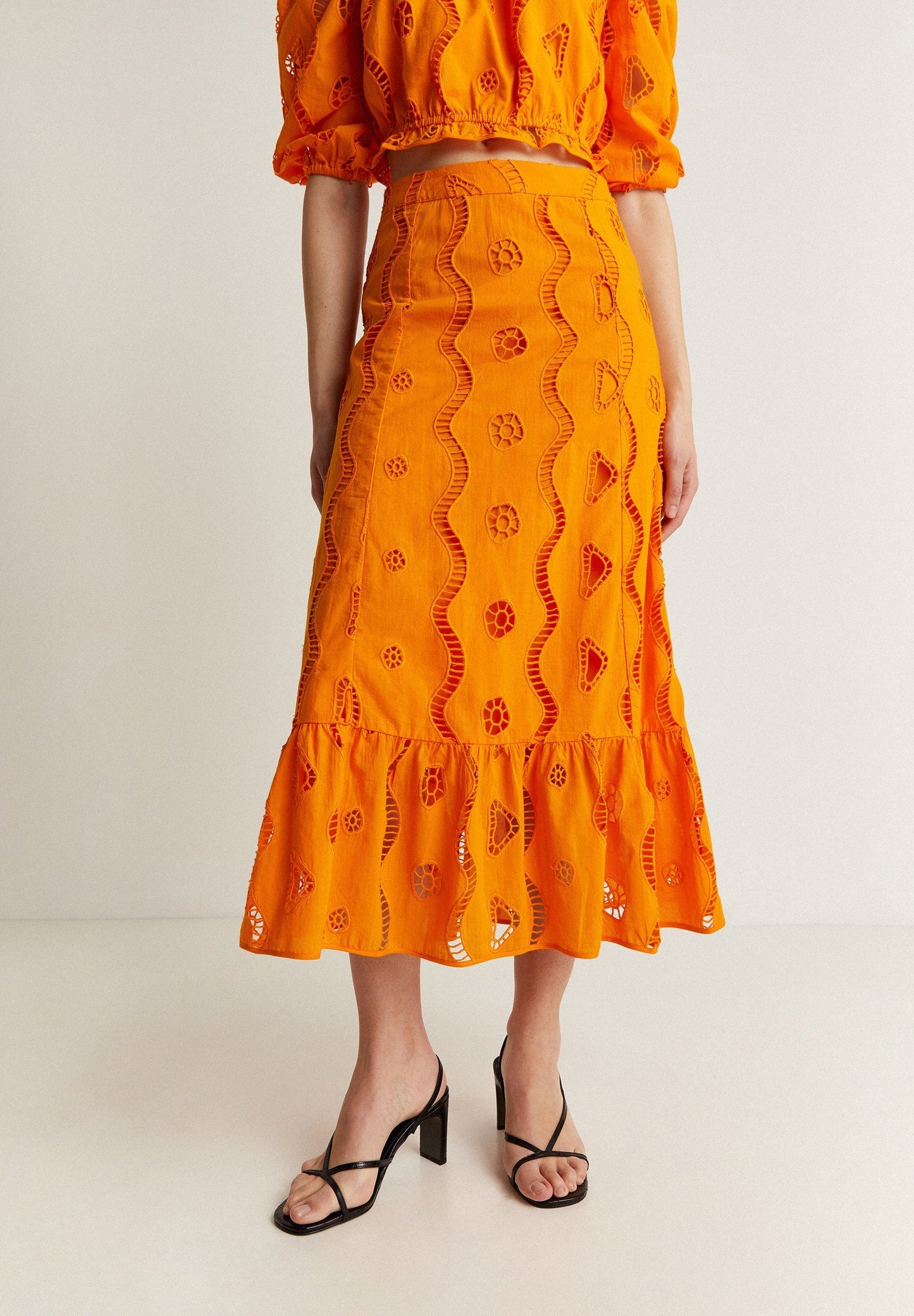 FALDA MIDI BORDADO INGLÉS