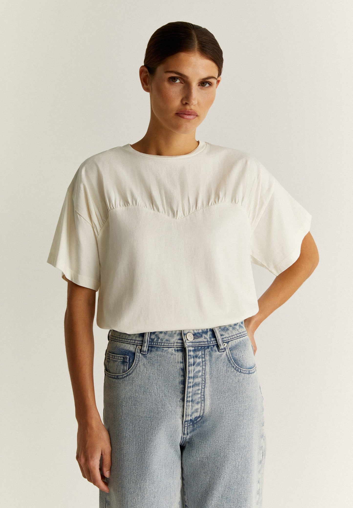 GATHERED CHEST TEE