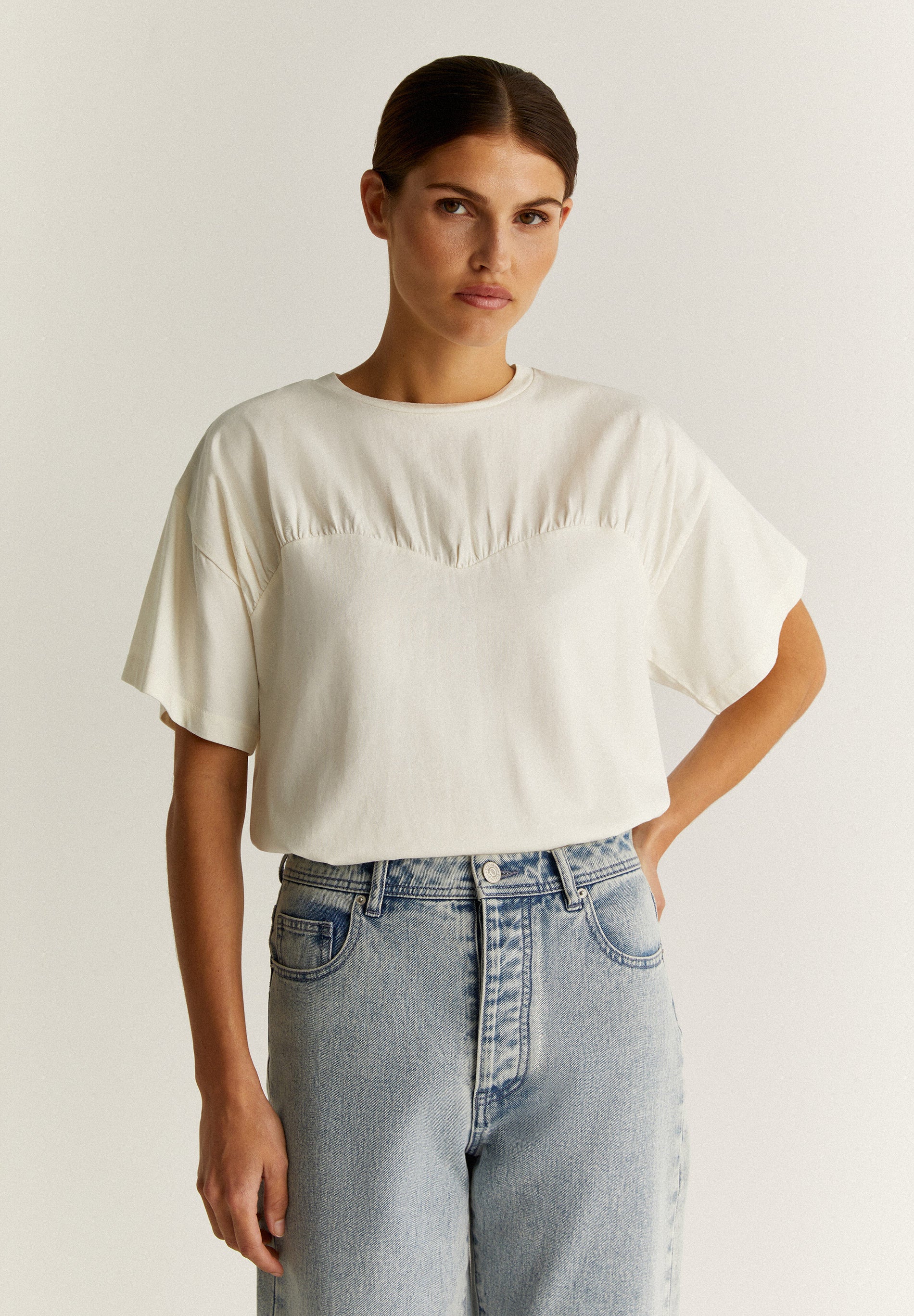 GATHERED CHEST TEE