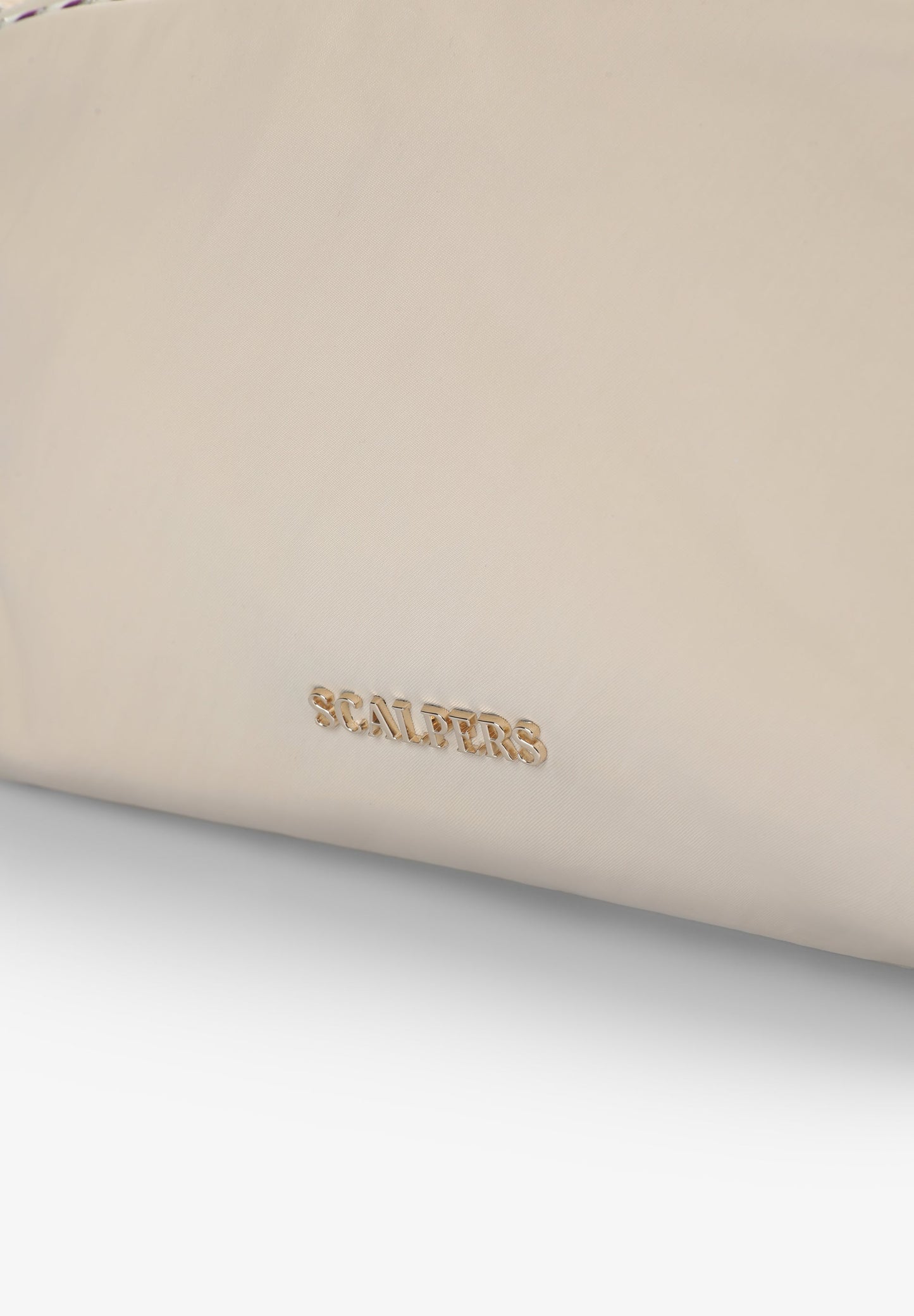 BOLSO BANDOLERA CON DETALLE CORDÓN