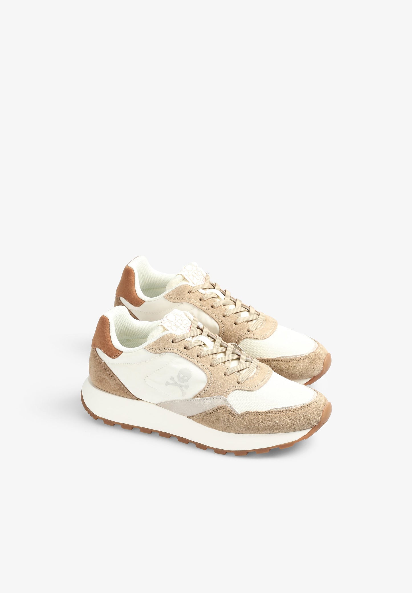 TENIS DETALLE METALIZADO