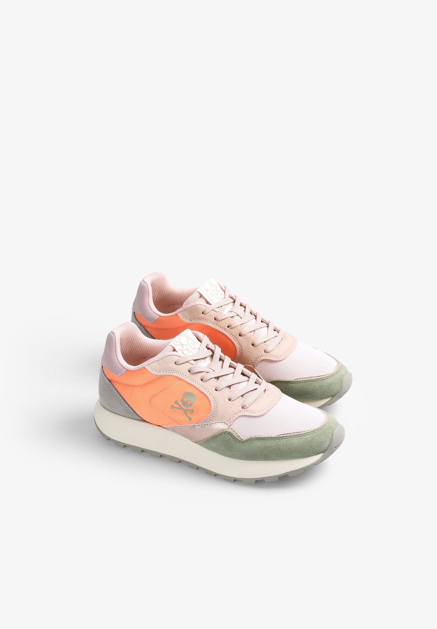 TENIS DETALLE METALIZADO