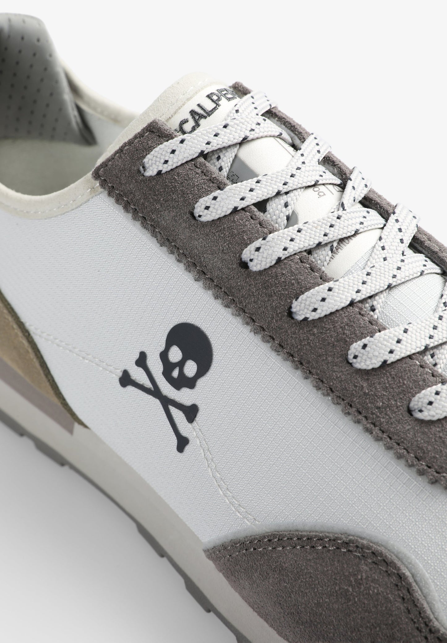 TENIS ANTE CALAVERA