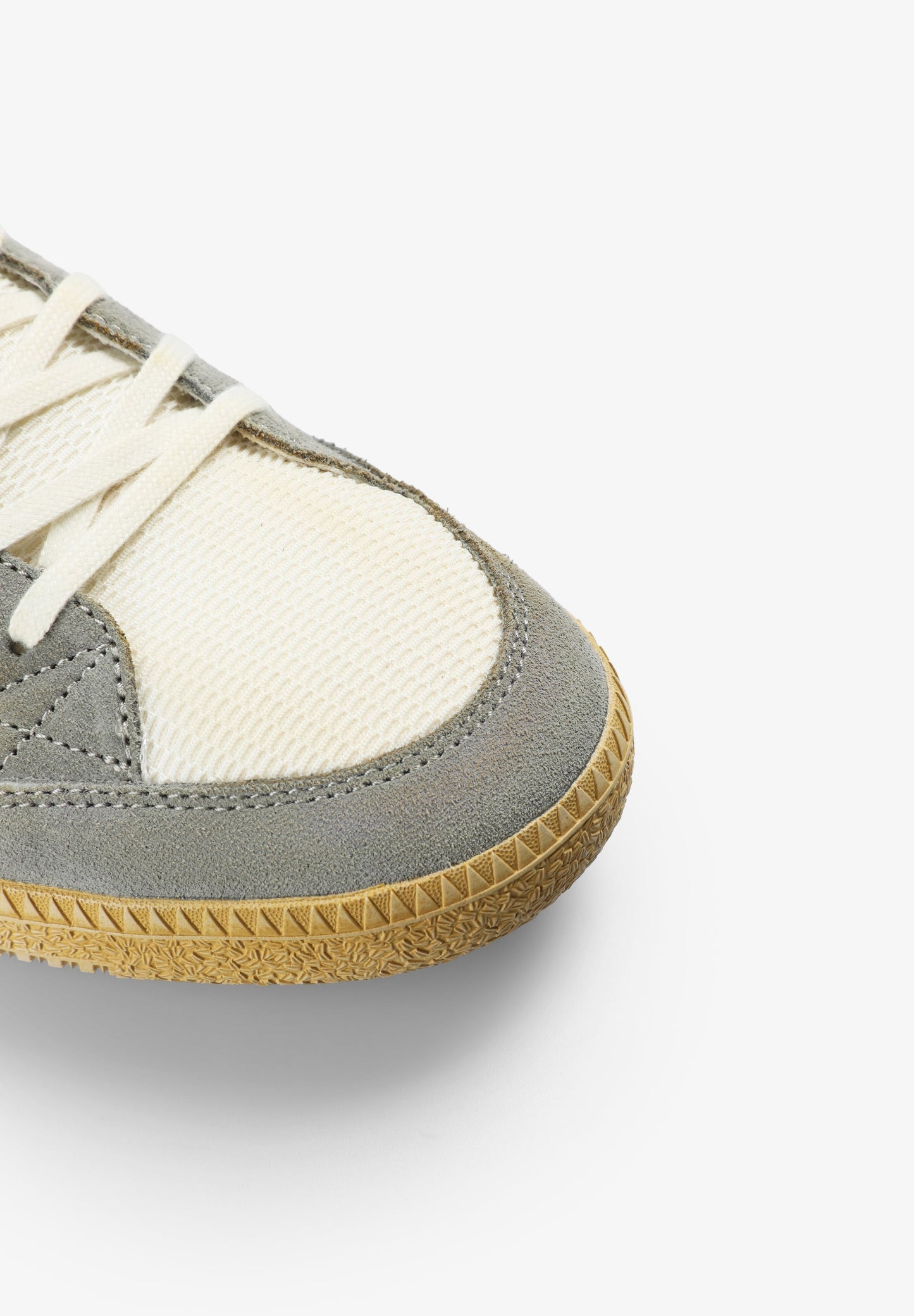 SNEAKERS BAJAS DETALLES ANTE