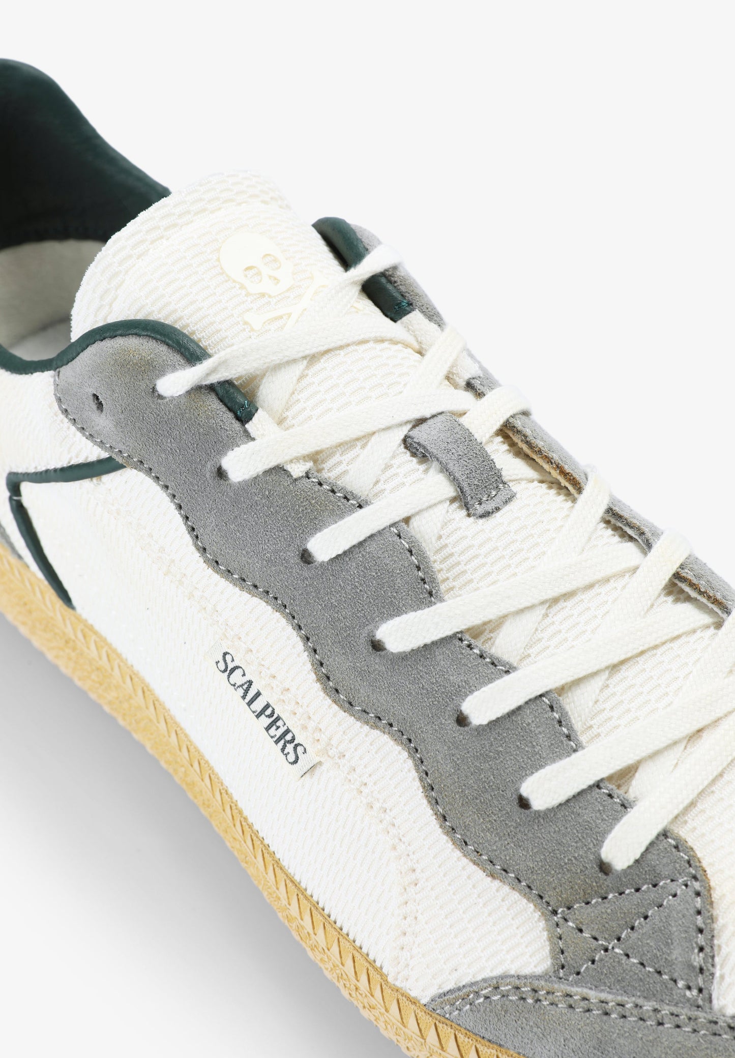 SNEAKERS BAJAS DETALLES ANTE