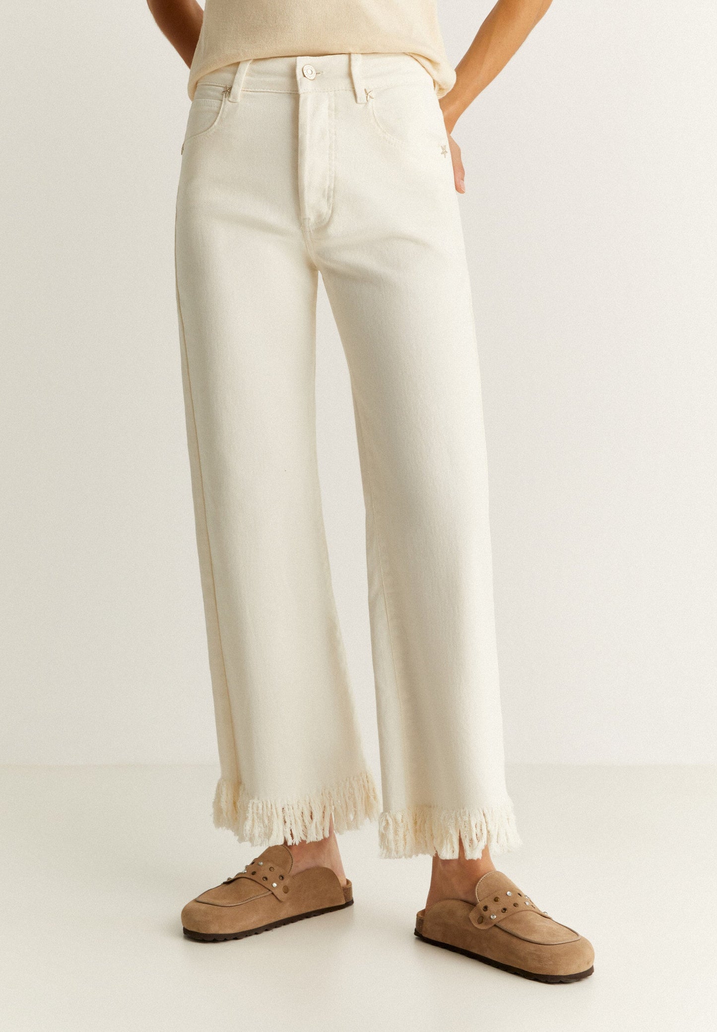 JEANS BAJO DESFLECADO