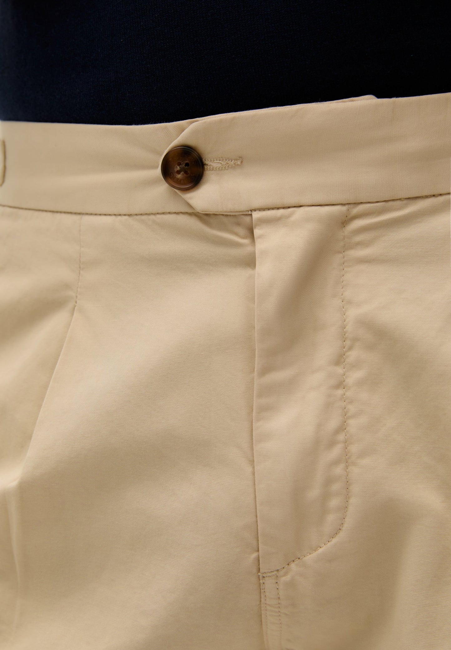 PANTALÓN CHINO PINZAS