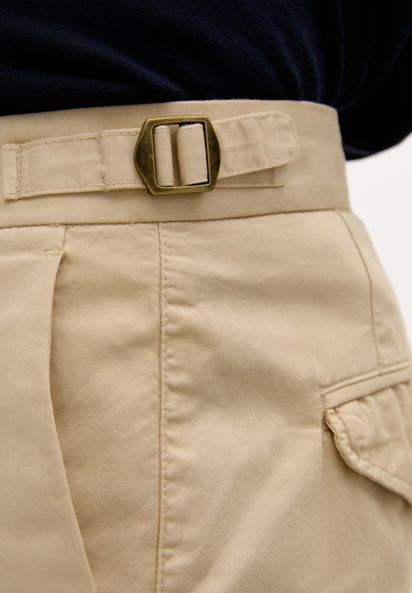 PANTALÓN CHINO PINZAS