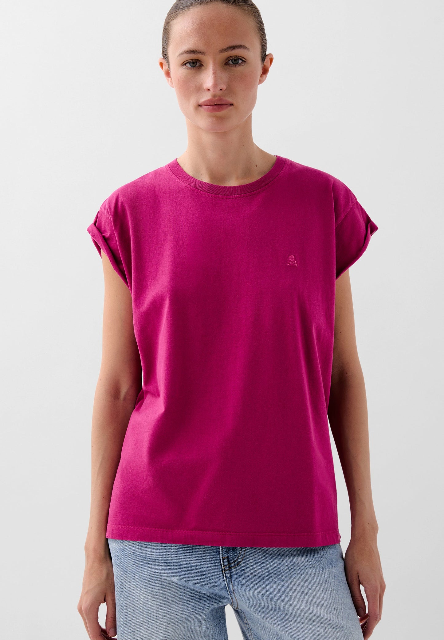 CAMISETA CALAVERA BORDADA TONO