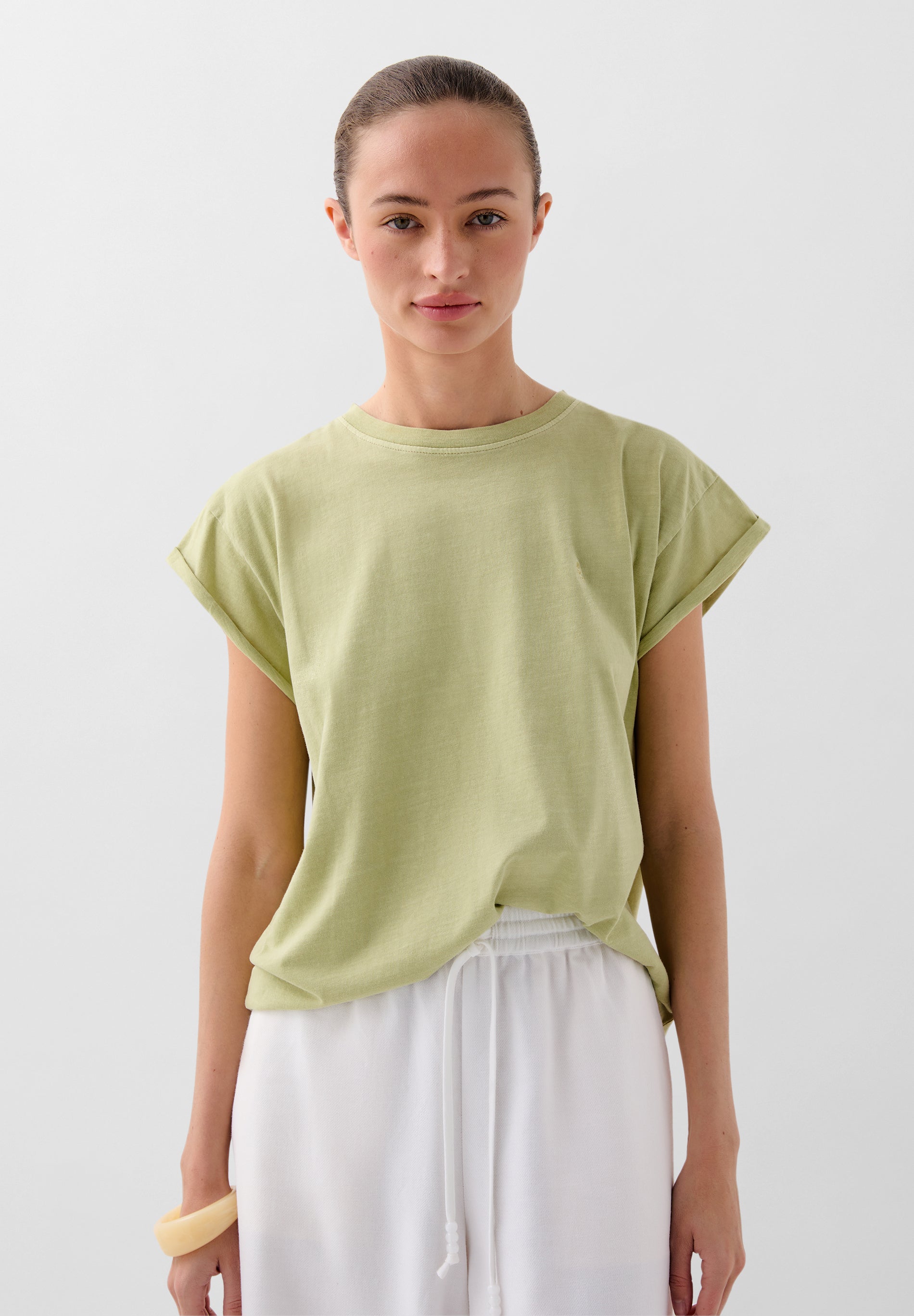 CAMISETA CALAVERA BORDADA TONO