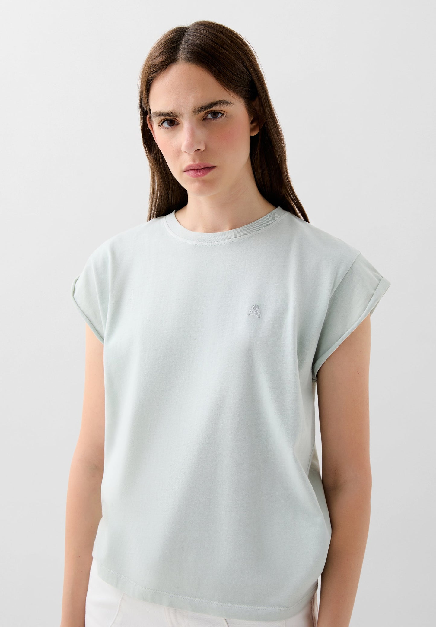 CAMISETA CALAVERA BORDADA TONO