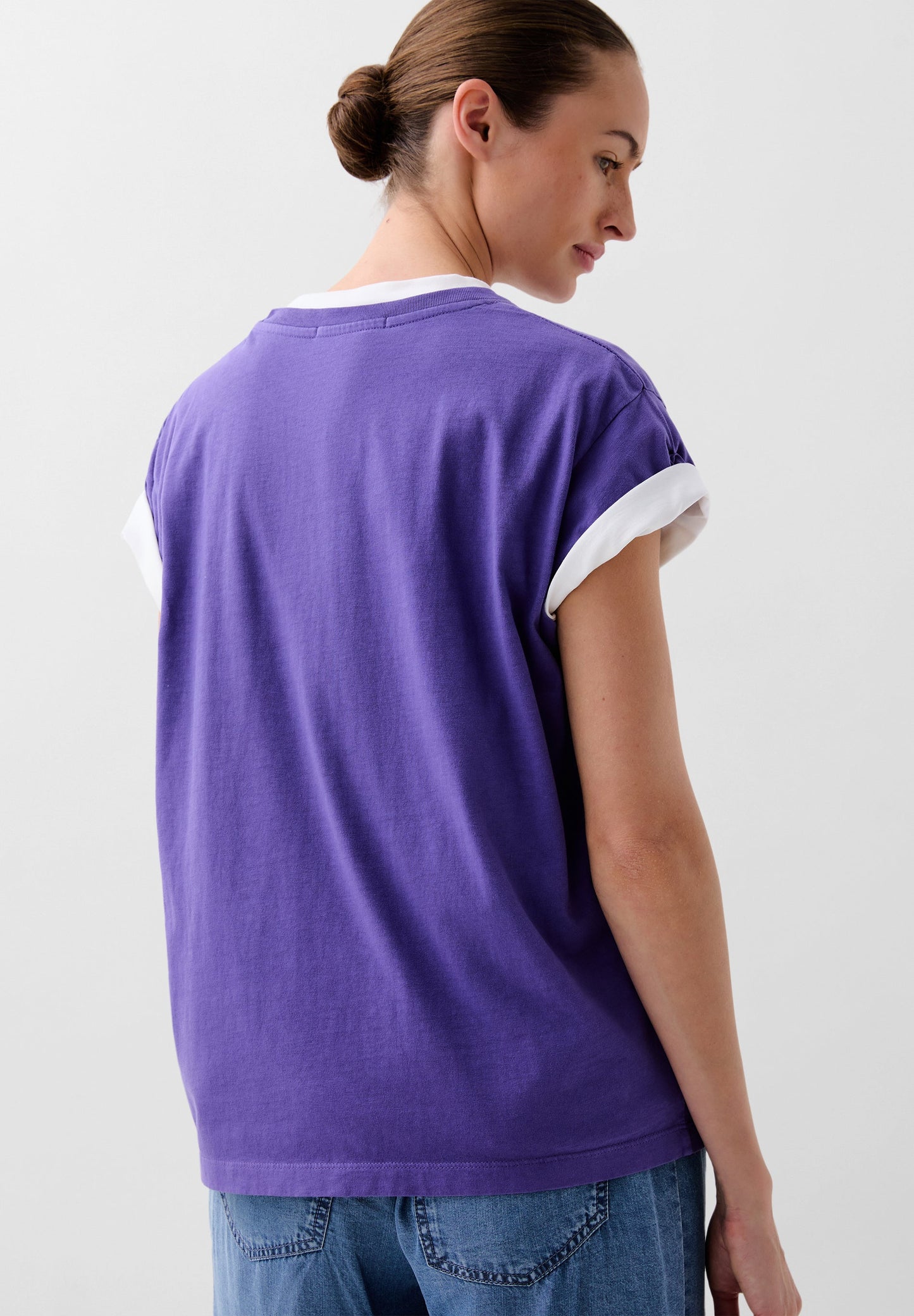 CAMISETA CALAVERA BORDADA TONO