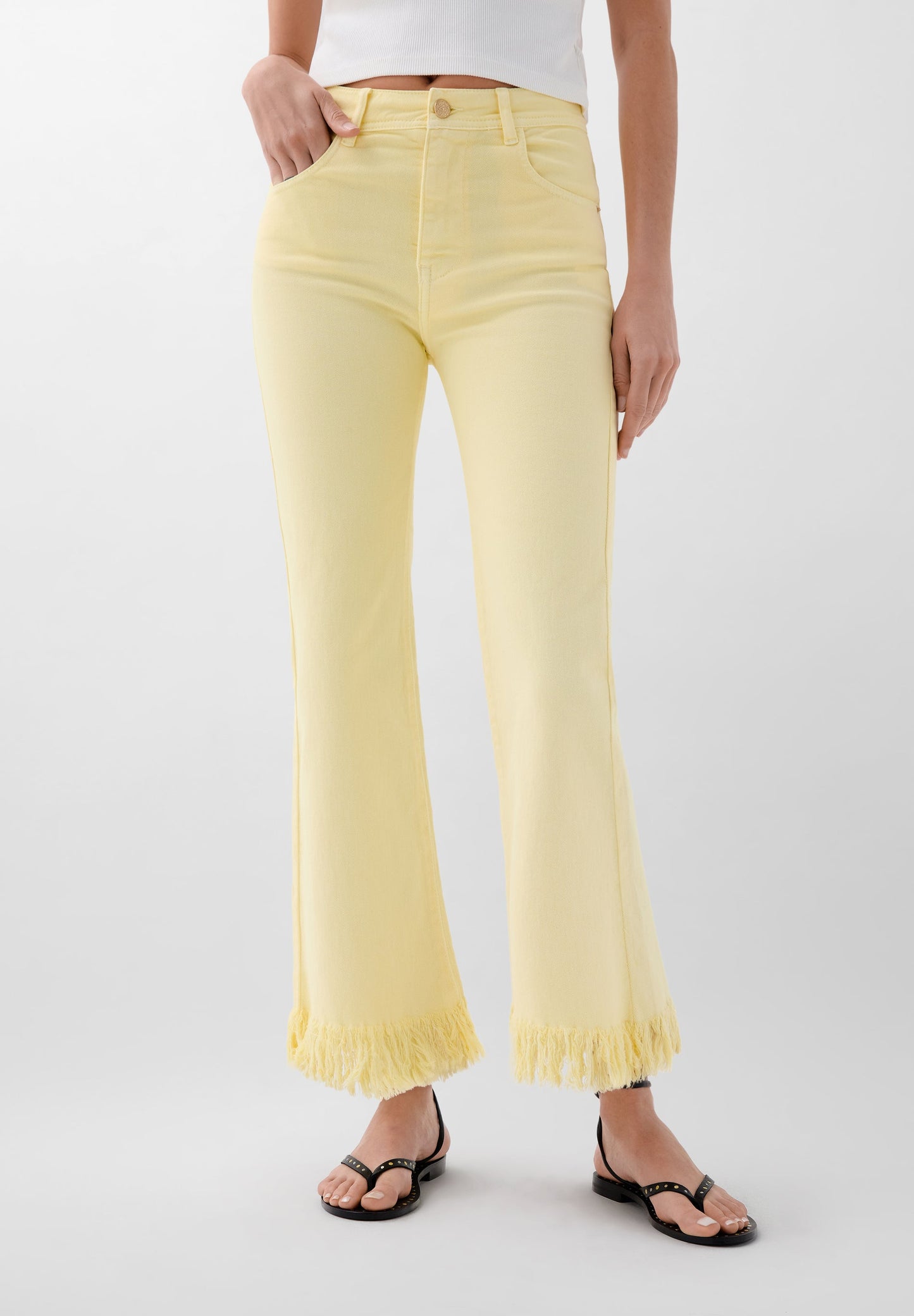 PANTALÓN VAQUERO FLECOS BORDADO