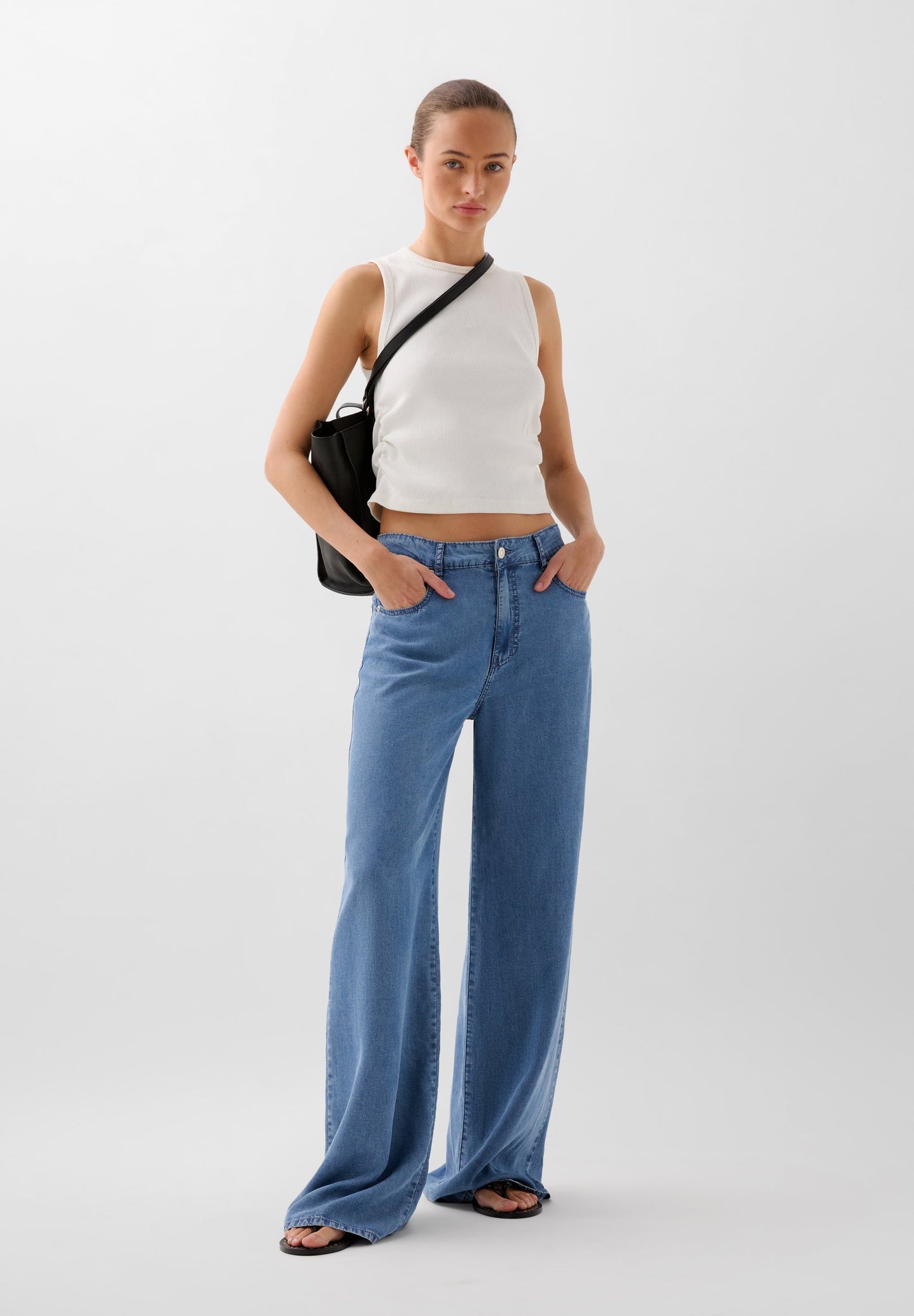 TANK TOP FRUNCES LATERALES