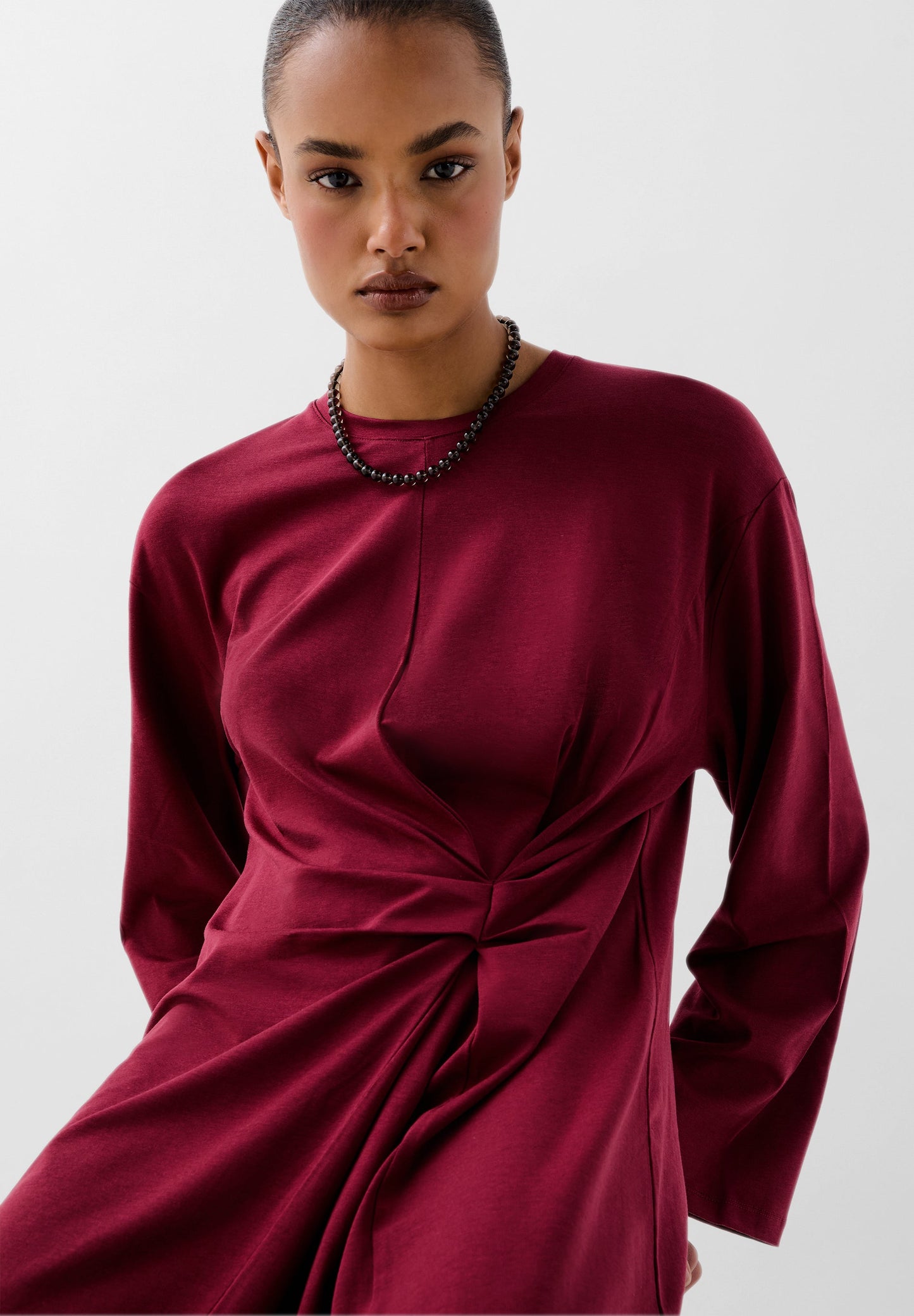 VESTIDO FLUIDO DETALLE NUDO