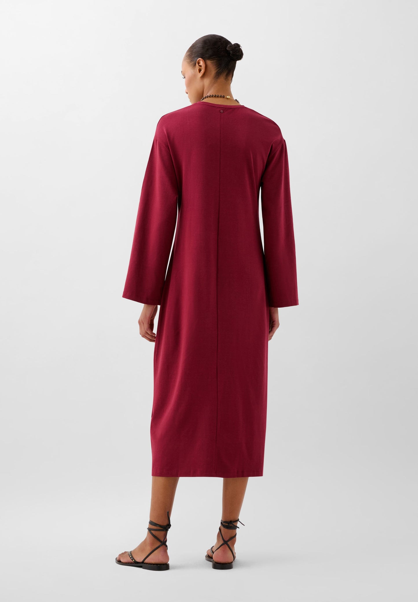 VESTIDO FLUIDO DETALLE NUDO