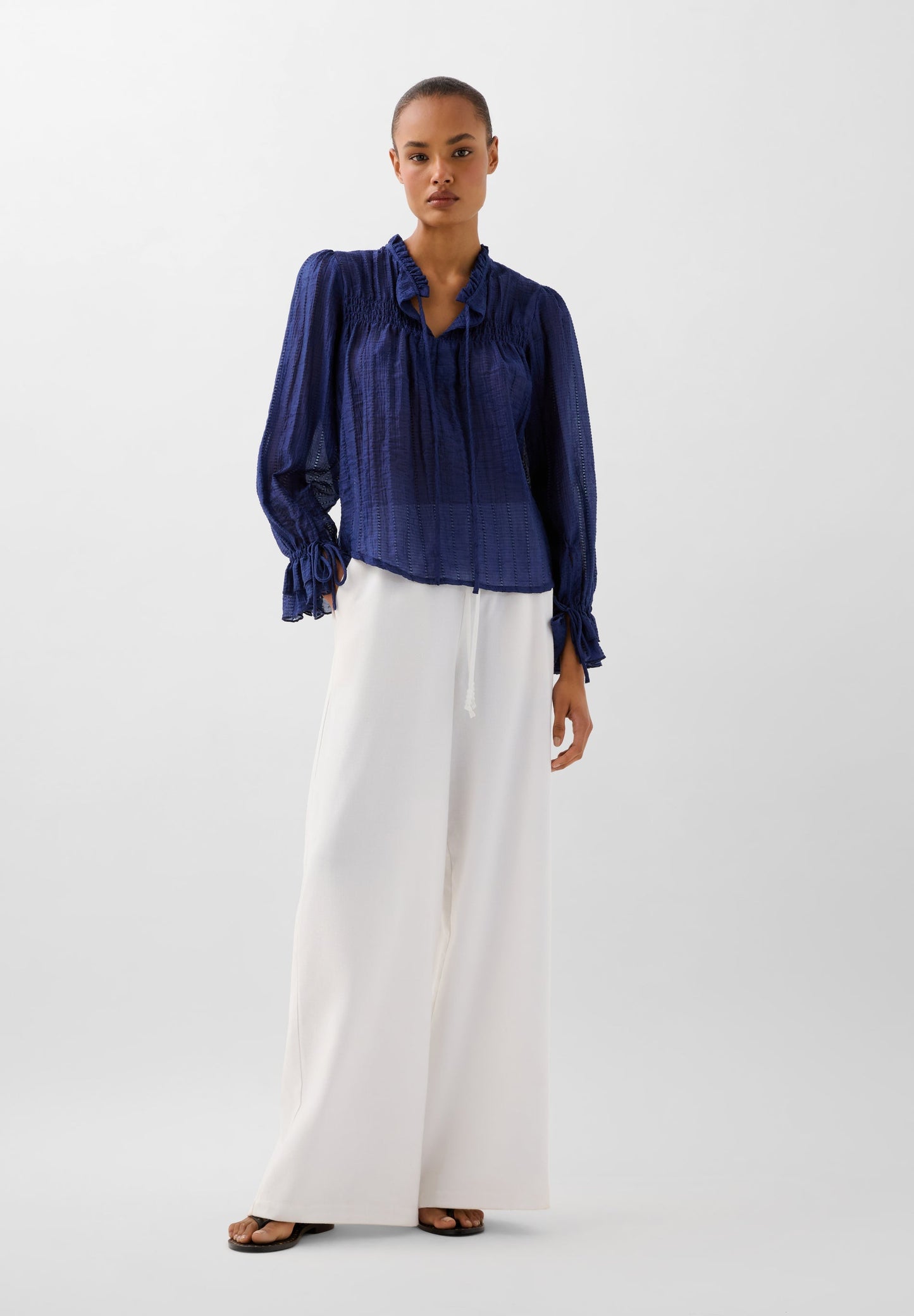 BLUSA FLUIDA DETALLES