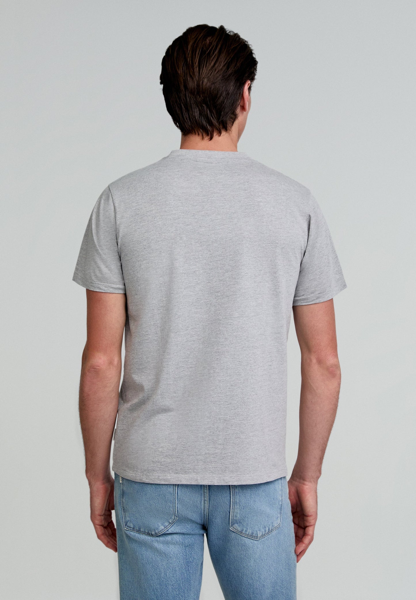 CAMISETA LOGO BORDADO