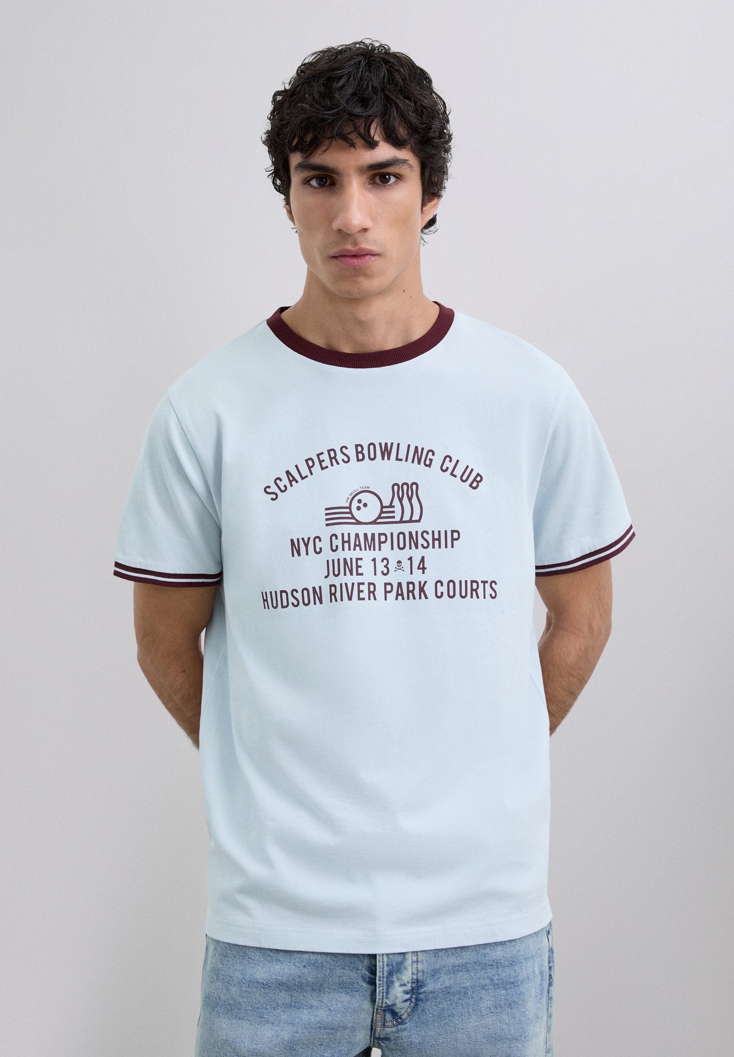 CAMISETA PRINT CONTRASTE