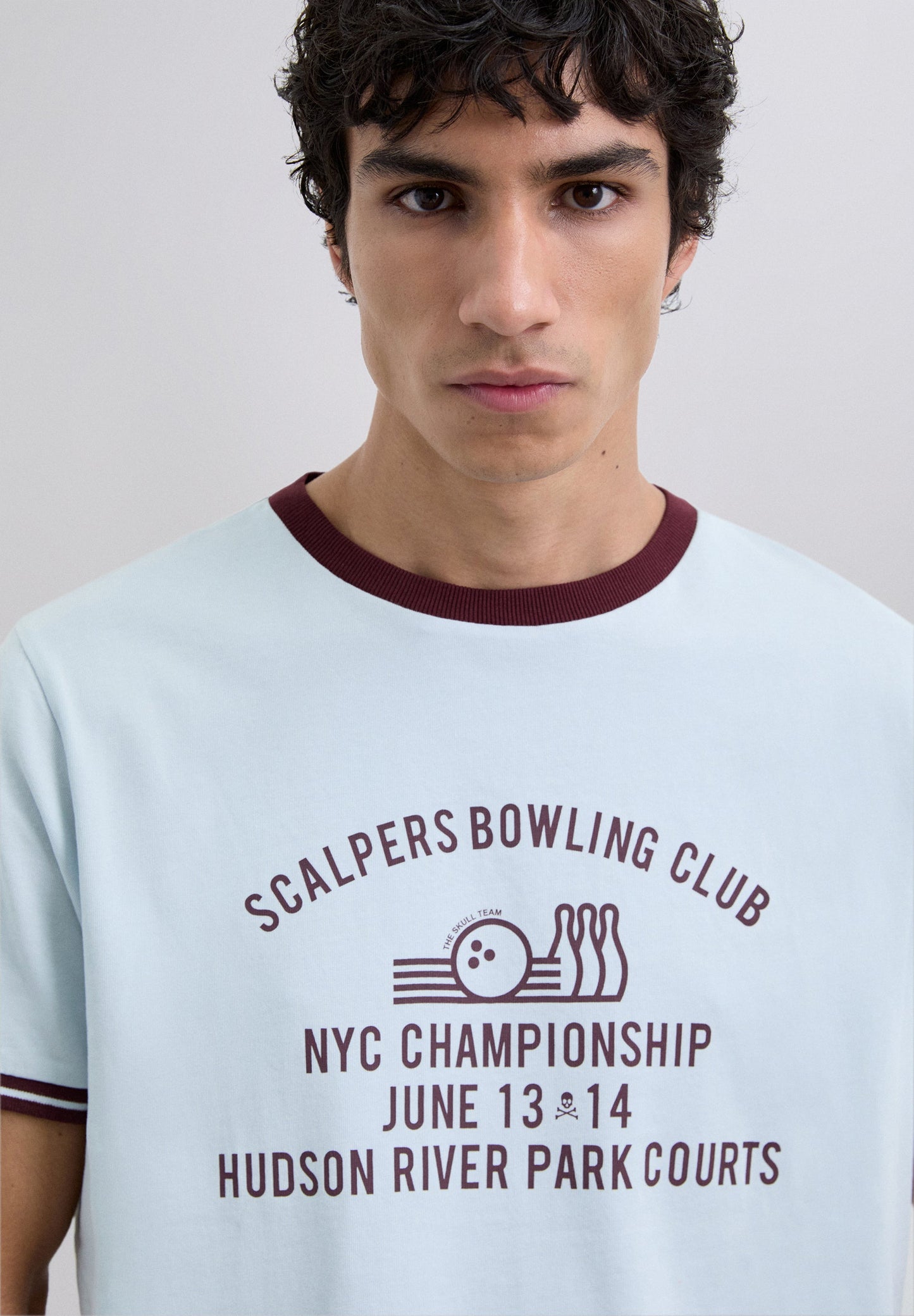 CAMISETA PRINT CONTRASTE