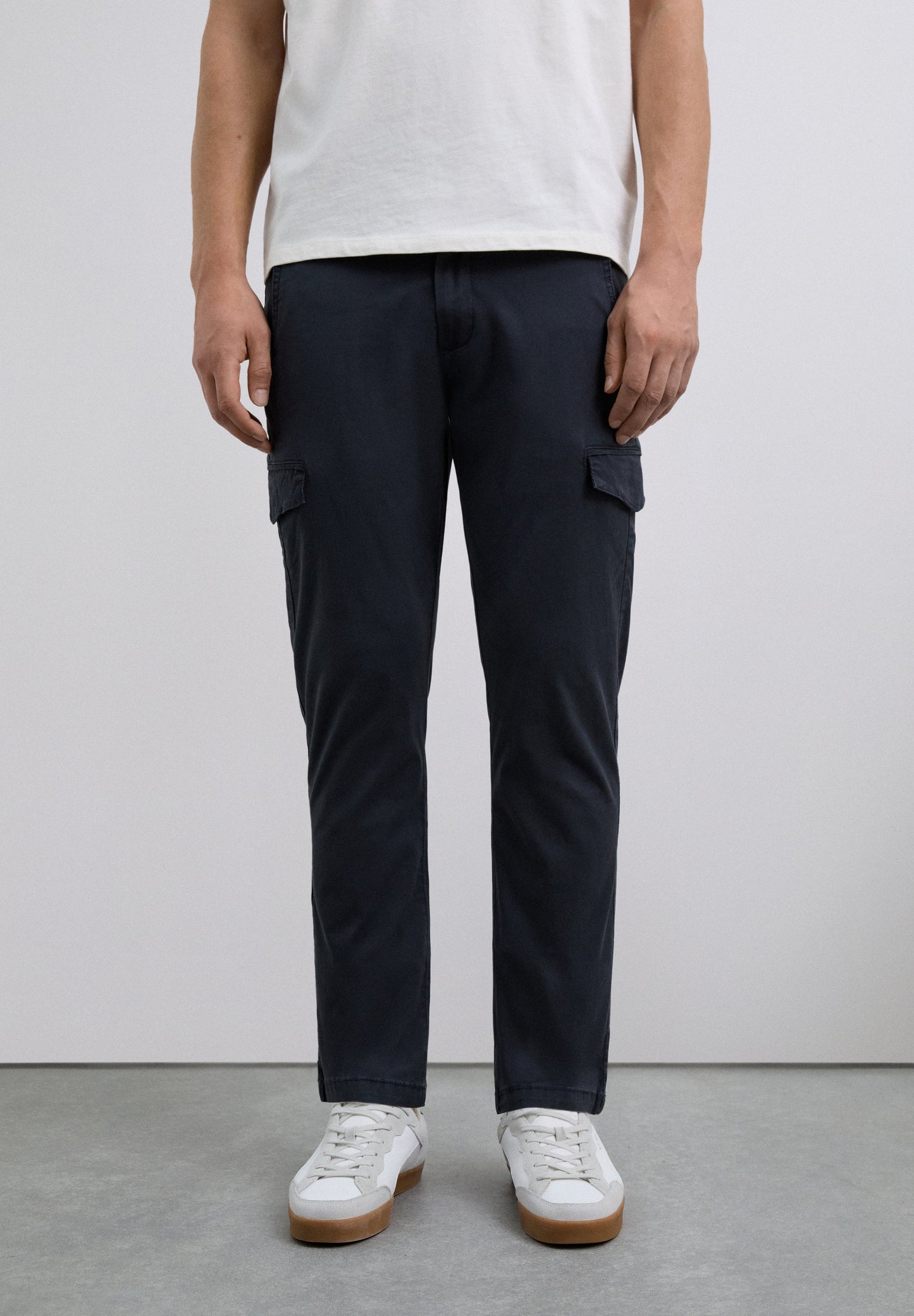 PANTALÓN CARGO SLIM FIT