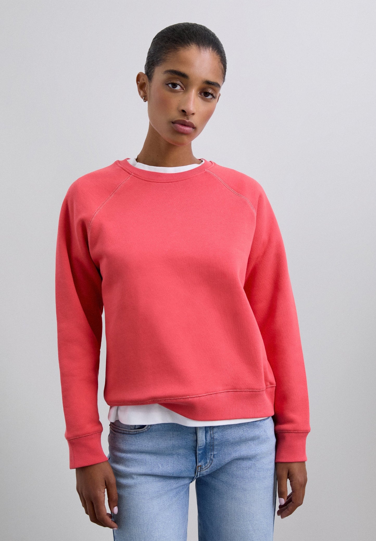 SUDADERA LOGO BORDADO TRASERO