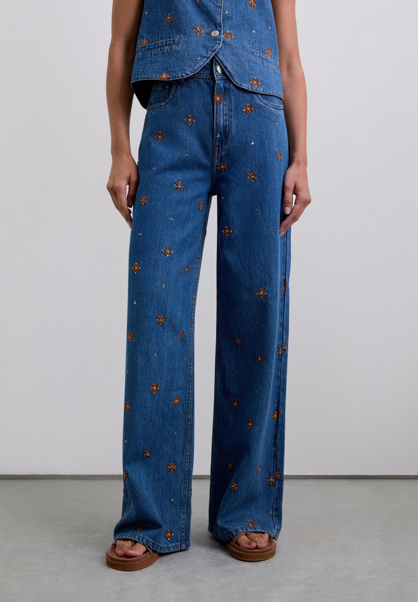 PANTALÓN DENIM RECTO FLORES
