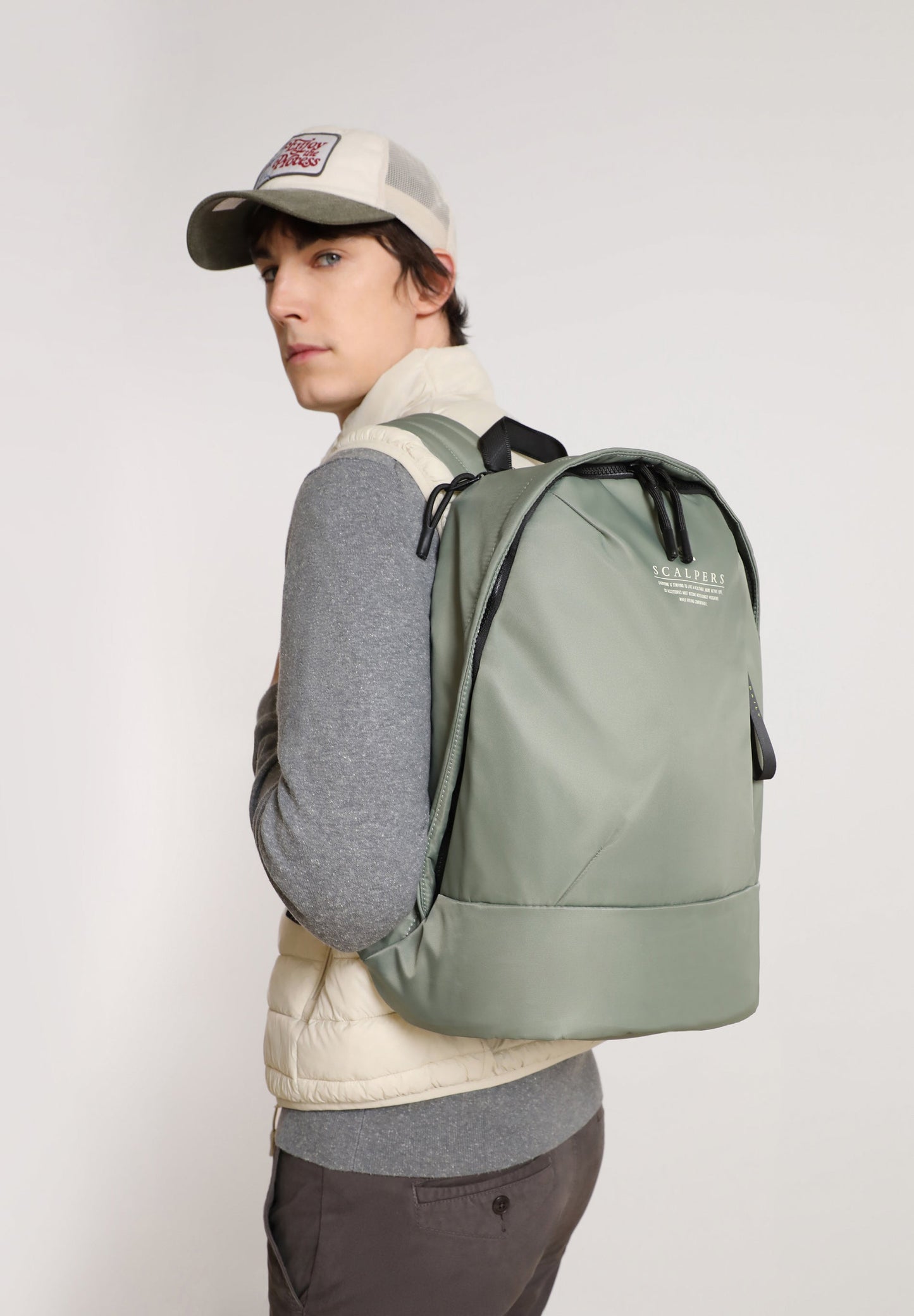 MOCHILA BOLSILLO FRONTAL CREMALLERA