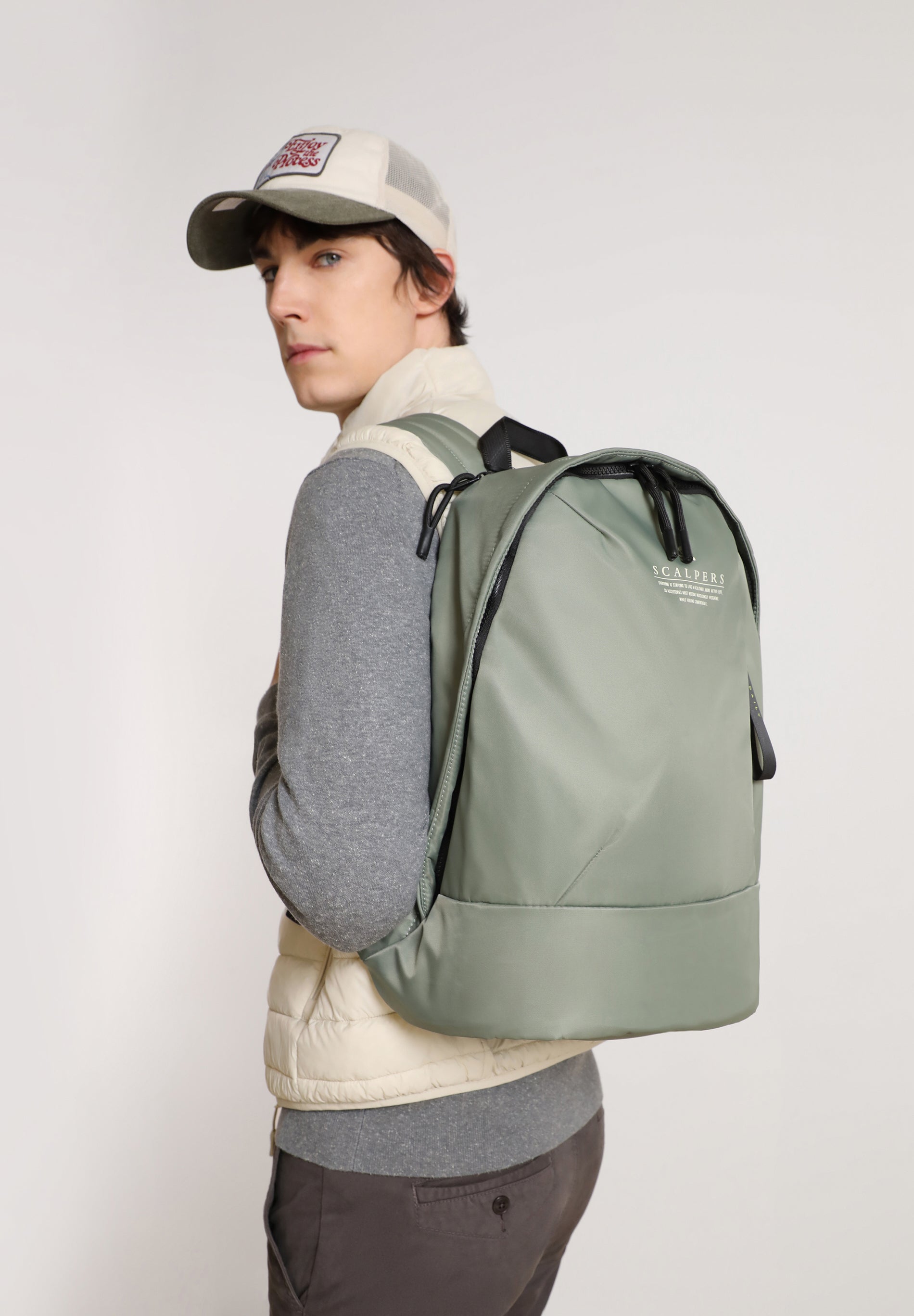MOCHILA BOLSILLO FRONTAL CREMALLERA