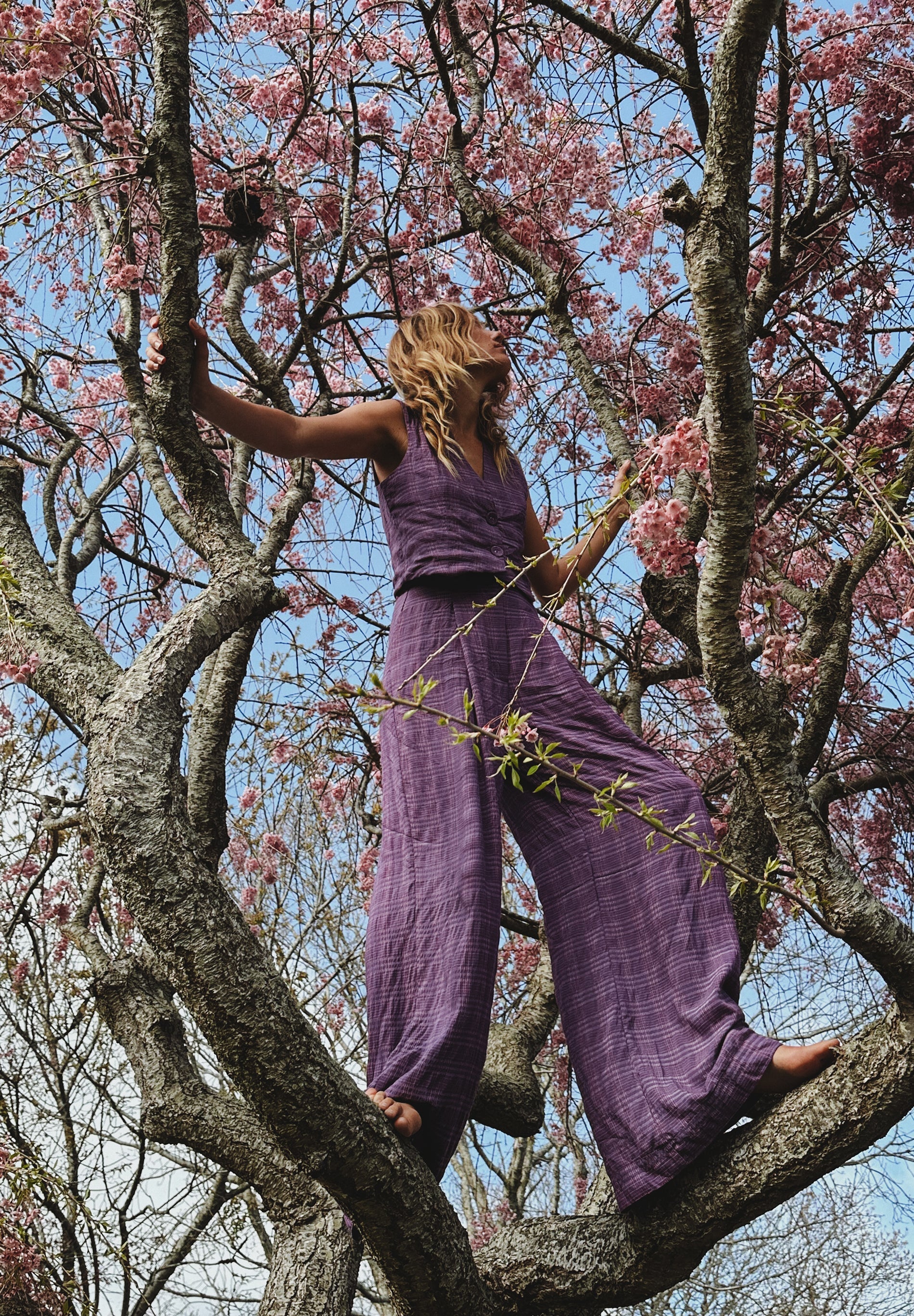 CHALECO RAYAS DETALLES BORDADOS